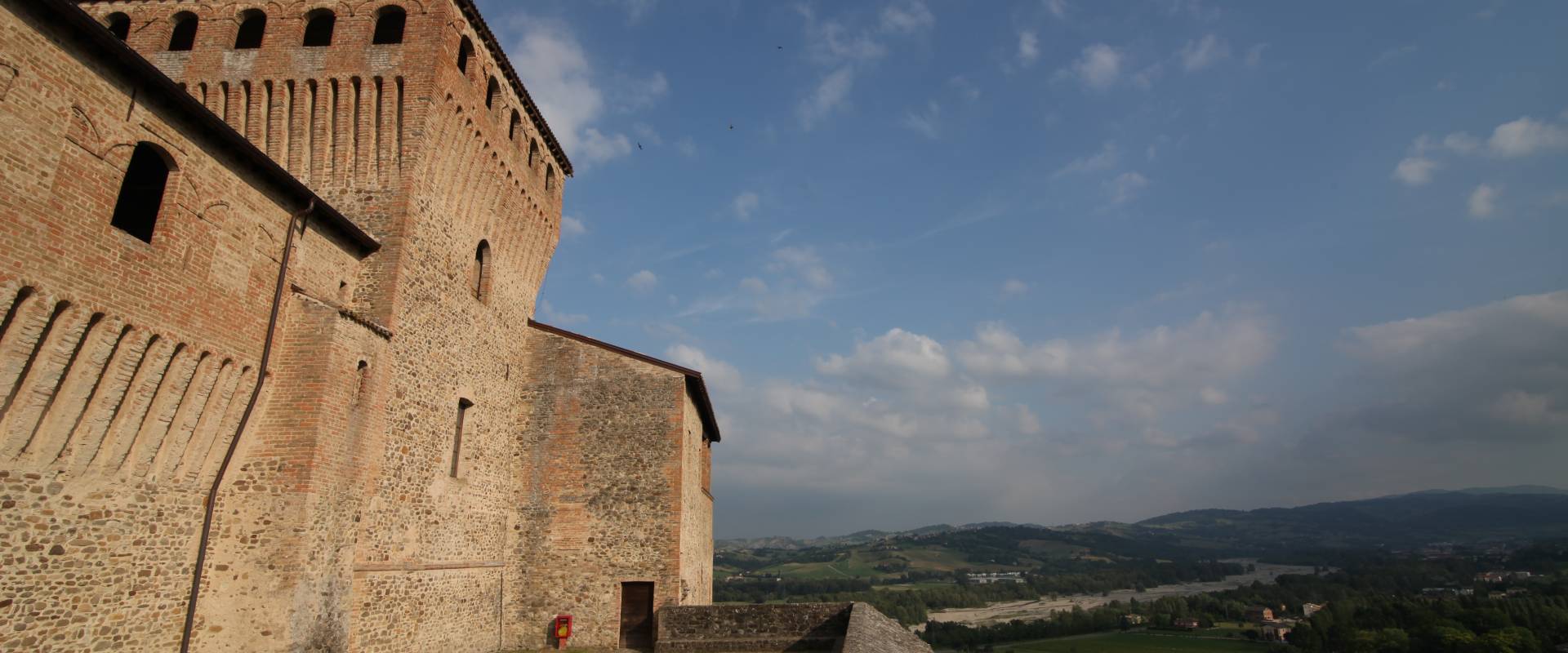 Castello di Torrechiara, particolare esterno2 foto di Sebastian Corradi